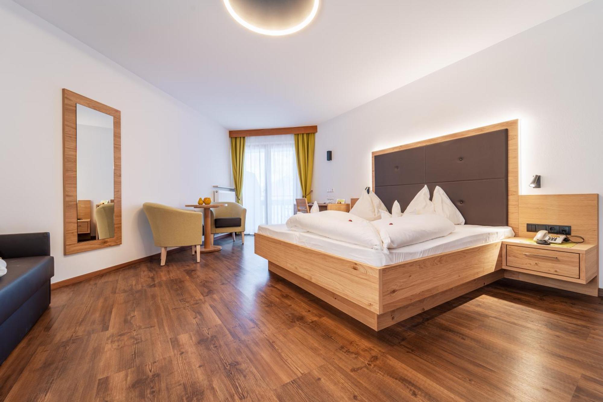 Hotel Meinhardt Скена Экстерьер фото